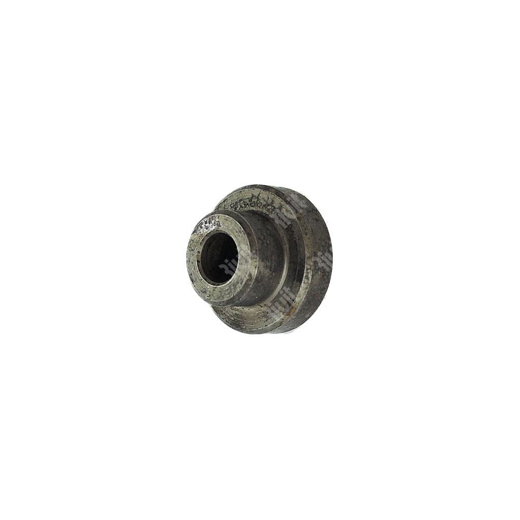 Adapter for M5 screw (hole d. 5.0) 10-24/10-32 unc RIV912/916/938/941/942